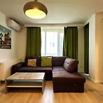 Prime - Powered By Neo - Private Parking Apartment