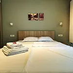 Prime - Powered By Neo - Private Parking Apartment *