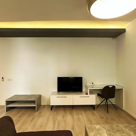 Prime - Powered By Neo - Private Parking Apartment *