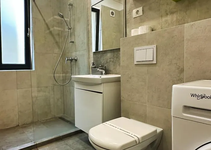 Prime - Powered By Neo - Private Parking Τιμισοάρα