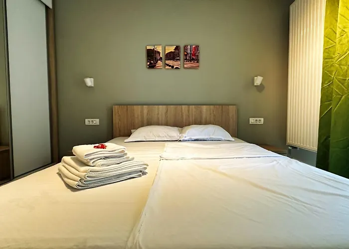 Prime - Powered By Neo - Private Parking Apartment *