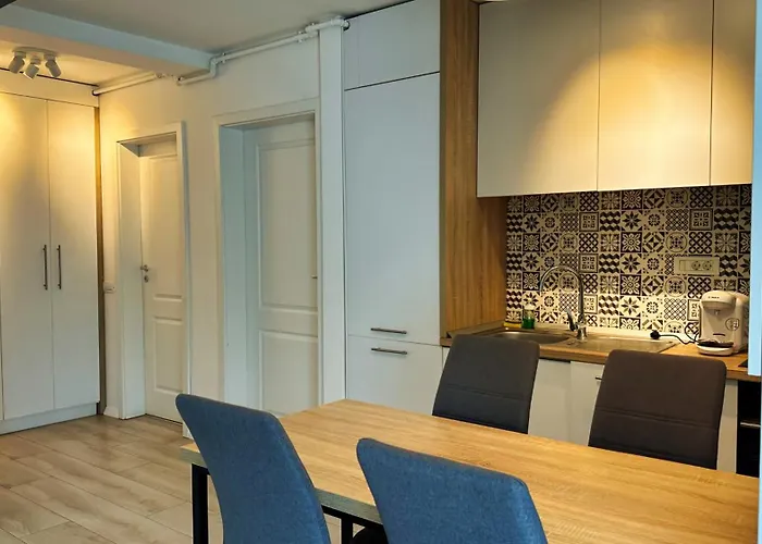 Prime - Powered By Neo - Private Parking Apartment *