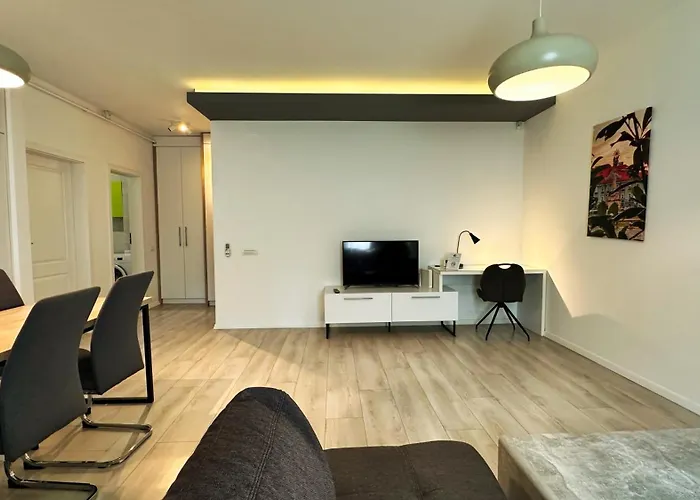 Prime - Powered By Neo - Private Parking Apartment *